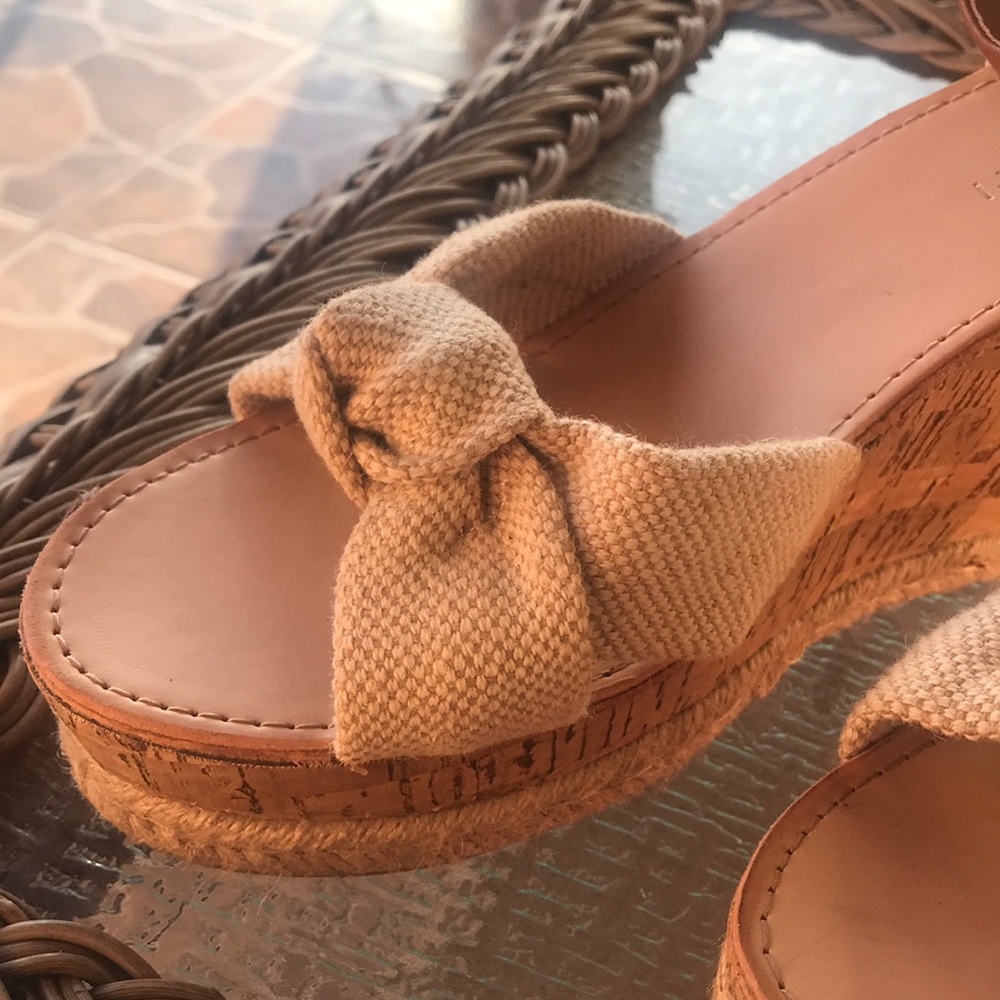 Madden Girl Brown Tan Espadrille Wedge Sandals ( like new) - Picture 3 of 7